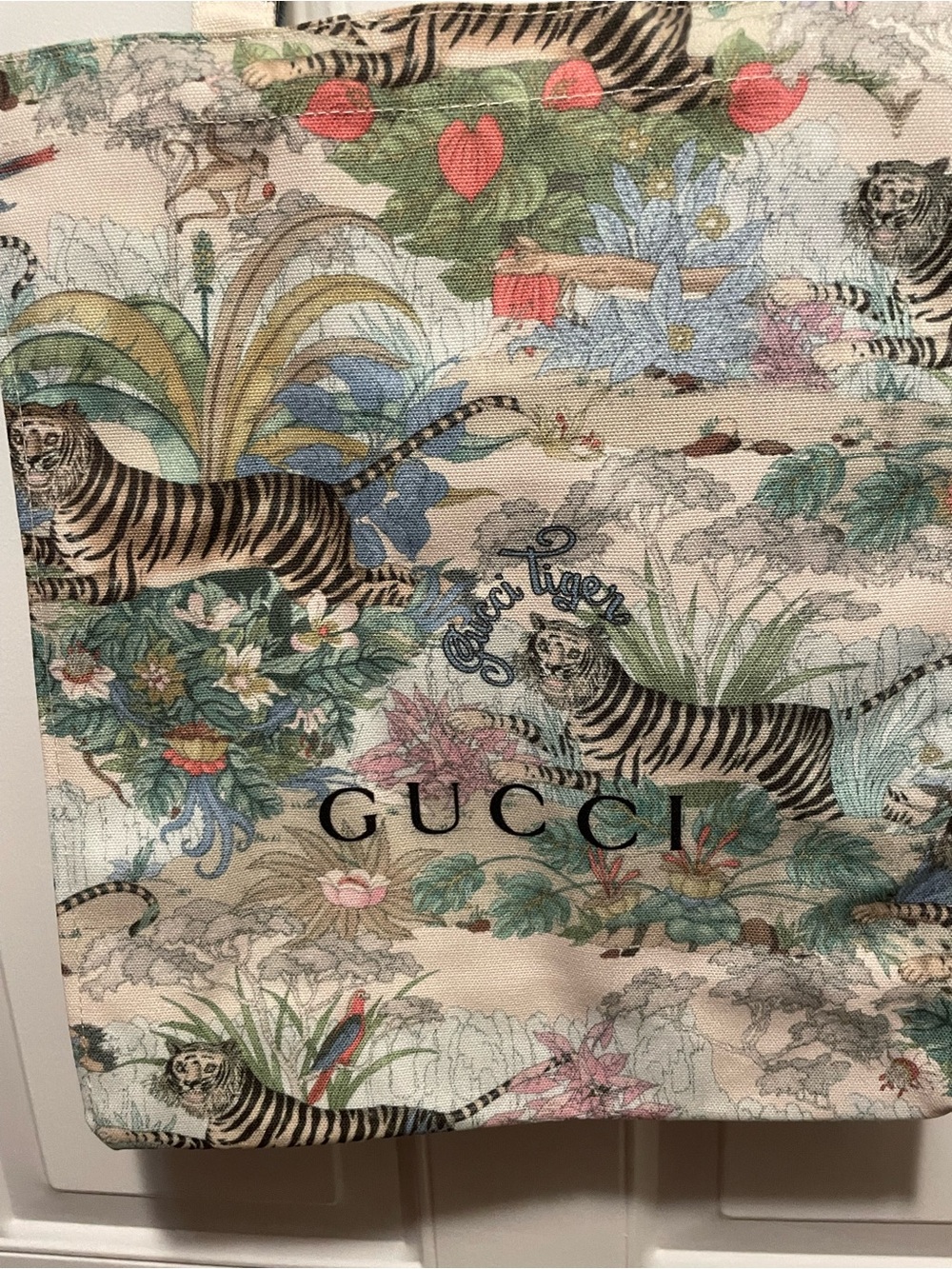 Gucci Floral Tiger Print Canvas Tote Bag - Pastel Multicolor 10x15x3 nwt - Picture 2 of 4